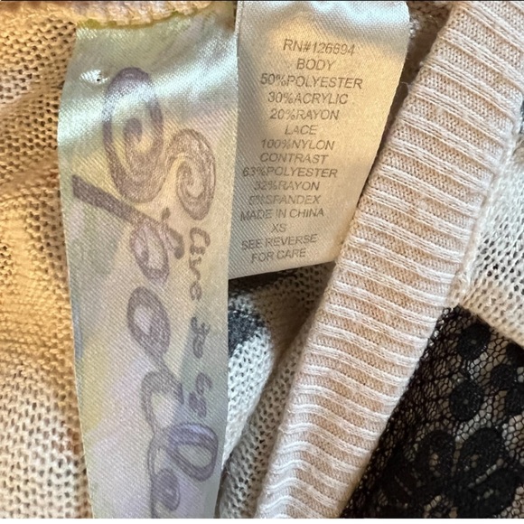 Spoiled Cardigan Sweater‎ with Bows - Picture 6 of 6